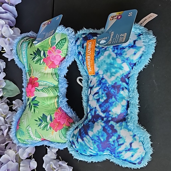 Doggie Bundle! 2 Squeaky Tropical Stuffed Bone Toys and 1 Groom Aid Brush - Picture 2 of 9